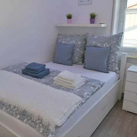 Helle, Ruhige, Moderne Wohnung, 5 Min Zu Fa Grob