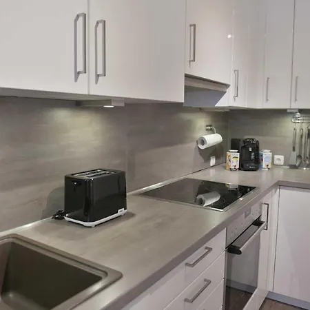 Helle, Ruhige, Moderne Wohnung, 5 Min Zu Fa Grob *
