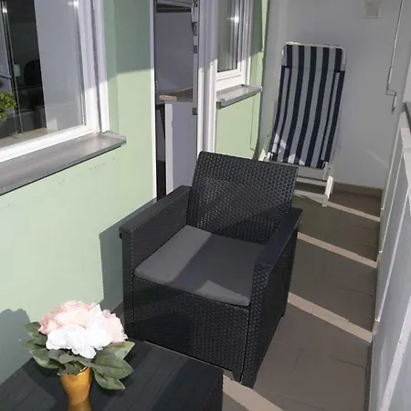 Helle, Ruhige, Moderne Wohnung, 5 Min Zu Fa Grob Lägenhet *