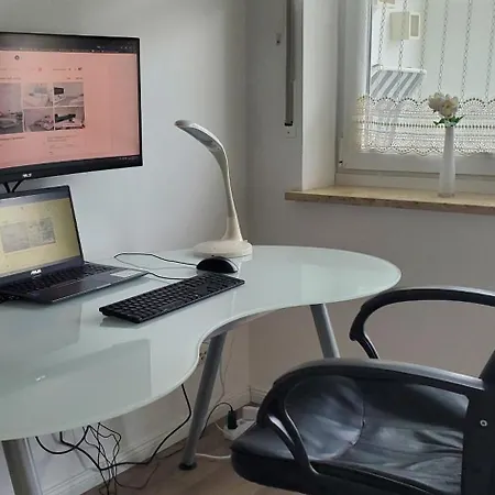 Helle, Ruhige, Moderne Wohnung, 5 Min Zu Fa Grob Lägenhet *